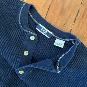 Early 2000’s Gap Henley. Worn but dirk has some life. Size sm.